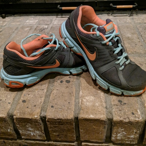 Nike Shoes - Used Nike 6.5 tennis shoes